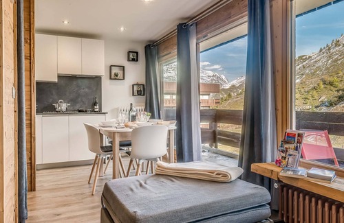 Le Lavachet Apartment | Renovated Studio for 4 at the Foot of the Slopes with Balcony and Premium Amenities