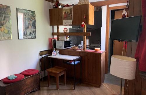 Cervinia Apartment | renovated studio ski in ski out, CIR 0282