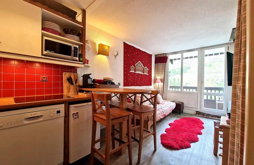 Val-d'Isere Apartment | Renovated Studio with Cabine, Ski-in/Ski-out, Balcony, WIFI