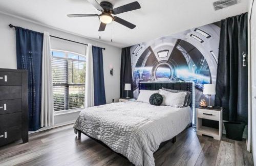 Lake Wilson Preserve House | Renovated Themed Home SW Pool near Disney