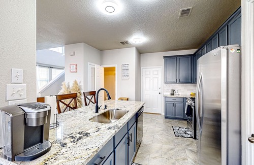 Conroe House | Renovated townhome with private yard, central AC, & private W/D