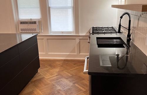 Prospect Lefferts Gardens House | renovated townhouse parlor level 2 bed 1.5 bath pvt garden close to prospect pk
