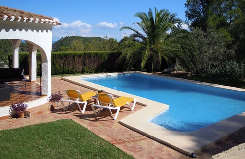 Oliva Villa | Renovated Villa, Modern Interior, Open Plan Design with Pool and Garden, and AC