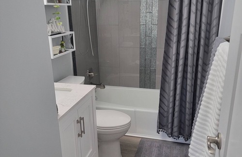 Orland Park Condo | Renovated, with updated appliances and fully furnished with brand new furniture