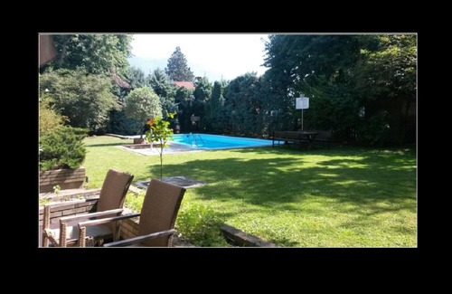 Marlengo Apartment | Renovierte und ruhige Ferienwohnung im Grünen/Renovated in the green