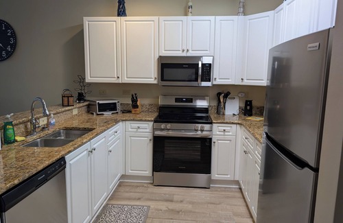 Myrtle Beach Condo | Rent 2 days or Rent 1 to 8 mos rental Oct. 1st-May 1st.1900/month. 1st Flr.