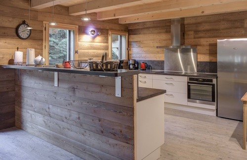 Saint-Jean-de-Sixt Ski Chalet | Rental in semi-detached chalet