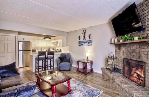 Craigleith Condo | Renting Monthly or Seasonal. Fall 2022 Still Available! (Oct & Nov)