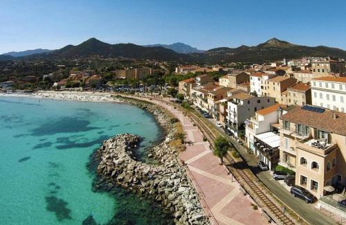 L'Ile-Rousse Apartment | Res Le Vieux Moulin Ile Rousse, Apartment for 4 pers