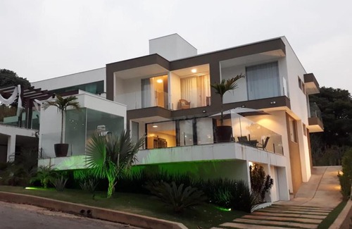 Capitolio House | Residência dos Lopes em Escarpas do Lago