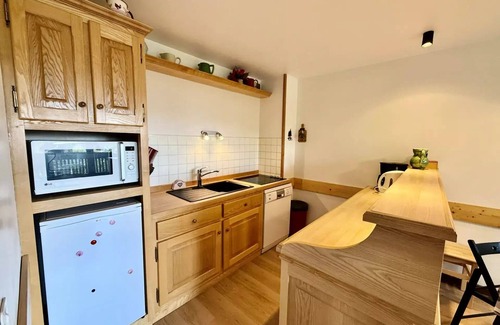 Notre-Dame-de-Bellecombe Apartment | Residence Les Mousquetaires - Ideal location at the foot of the slopes and close to shops