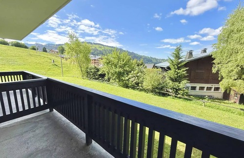 Notre-Dame-de-Bellecombe Apartment | Residence Les Mousquetaires - Ideal location at the foot of the slopes and close to shops