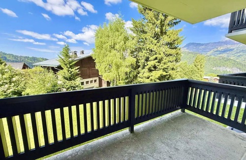 Notre-Dame-de-Bellecombe Apartment | Residence Les Mousquetaires - Ideal location at the foot of the slopes and close to shops