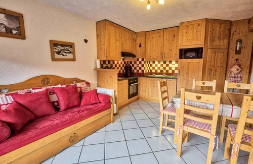 Notre-Dame-de-Bellecombe Apartment | Residence Les Balcons Du Charvin - Superb quiet apartment with mountain view