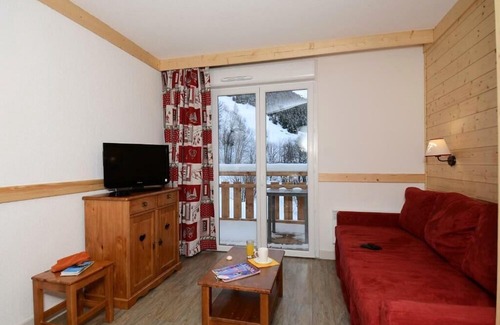 Saint-Sorlin-d'Arves Apartment | Residence Odalys Les Bergers *** - 2 Rooms 4 People