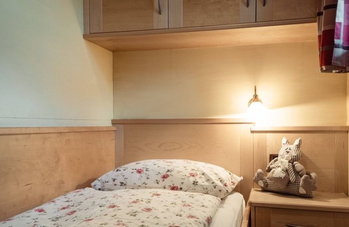 Mareo Apartment | Residence Corn - Standard Apartment 14 with Mountain View, Jacuzzi, Wi-Fi & Balcony