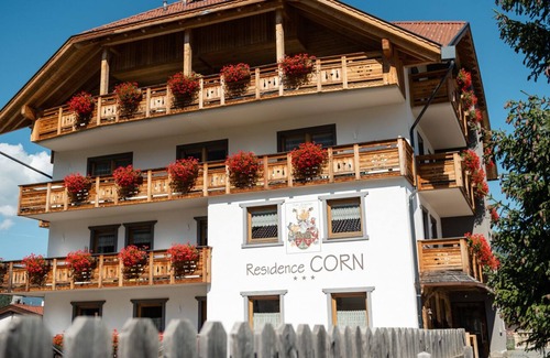 Mareo Apartment | Residence Corn - Standard Apartment 14 with Mountain View, Jacuzzi, Wi-Fi & Balcony
