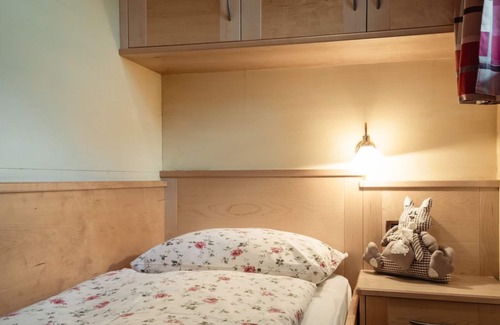 Mareo Apartment | Residence Corn - Standard Apartment 9 with Mountain View, Jacuzzi, Wi-Fi & Balcony