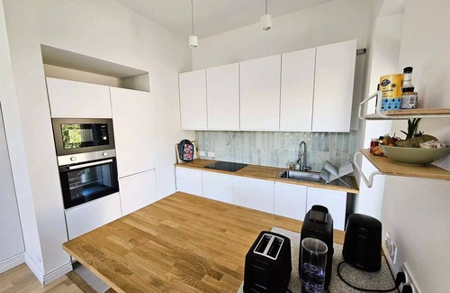 Saint-Mandrier-sur-Mer Villa | Residence 220-st Mandrier Sur Mer - Elegant house with a beautiful garden, 150 m from the sea, air conditioning, Wifi .
