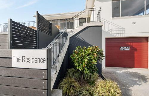 Warrane House | Residence at 165 Great for large groups Sleeps 11