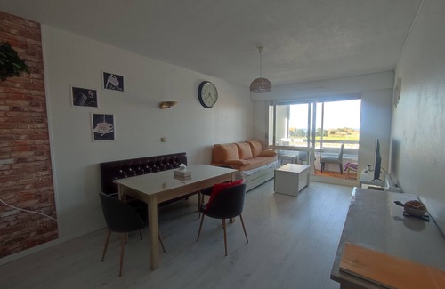 Courseulles-sur-Mer Apartment | Residence beautiful view of port and sea haven of peace