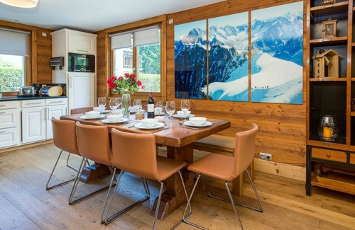 Chamonix City Centre Ski Chalet | Residence Edelweiss - 3 apts sleeping 18, 8 bedrooms, parking, centre chamonix