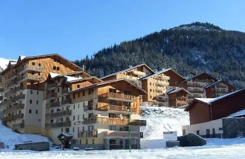 Valfrejus Apartment | Residence Le Cheval Blanc - 3 rooms + cabin 8/10 people of 55 m2