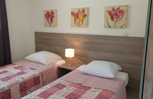 Labastide-de-Virac Cottage | RESIDENCE LE PARADISE ACQUIRED "GITE AMETHISTE