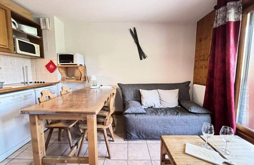 Flumet Apartment | Residence Le Schuss 1 - 2 Rooms for 6 People