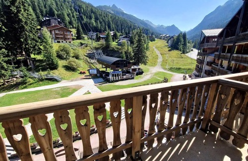 Valfrejus Apartment | Residence Le Thabor - studio 4 people in the heart station 19m2