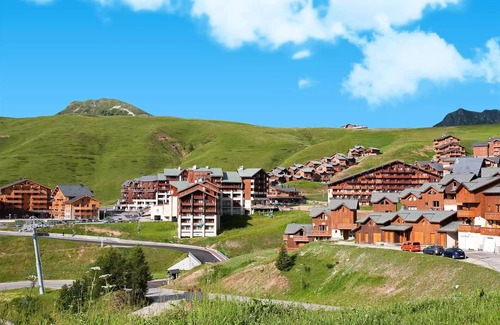 Plagne Soleil Ski Chalet | Residence Les Chalets et Lodges des Alpages - 6 Room Chalet 10 People