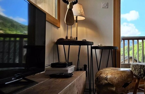 Saint-Sorlin-d'Arves Ski Chalet | Residence Les Prés Hauts - Prestige Chalet for 8 people. panoramic view