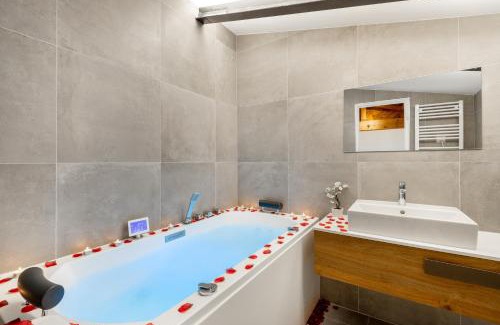 Cannes Old Town Apartment | Residence Meynadier - apartments - New - AC - Wifi - Close Beach and Palais - LRA Cannes