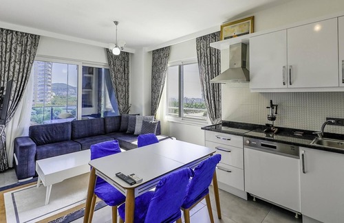 Seki Apartment | Residence w Balcony and Shared Pool 7 min to Coast