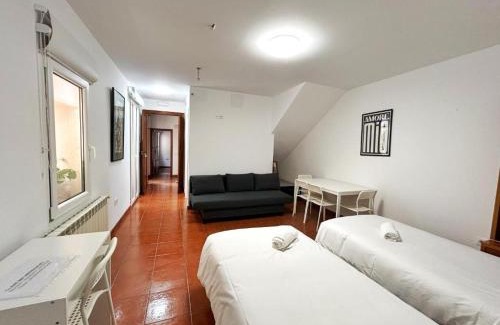 Castello de la Plana Hostel | Residencial Art Brut