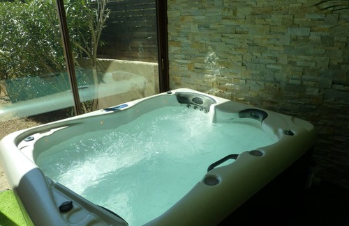 Cabrieres-d'Avignon House | Residential villa with spa 5 minutes from Gordes