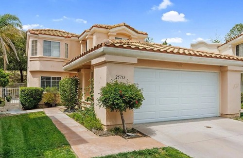 Stevenson Ranch House | Residential Retreat near Magic Mountain, Pet-Friendly