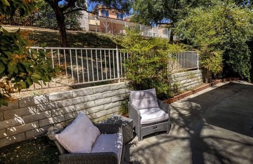 Stevenson Ranch House | Residential Retreat near Magic Mountain, Pet-Friendly