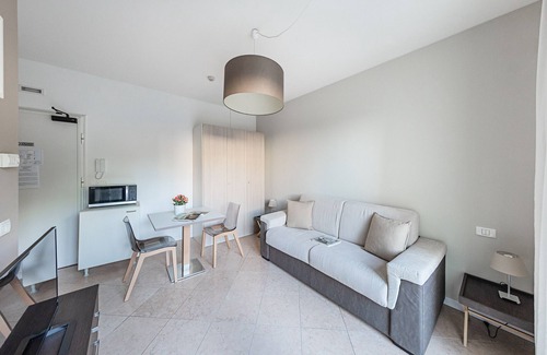 Desenzano del Garda Apartment | Residenza Miralago with pool - Ground floor Studio Apartment
