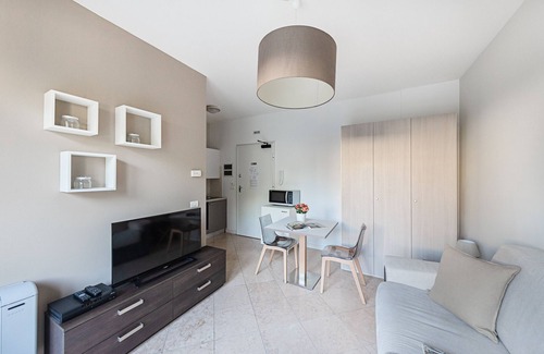 Desenzano del Garda Apartment | Residenza Miralago with pool - Ground floor Studio Apartment