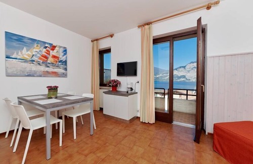 Cassone Apartment | Residenza Mariù, Malcesine