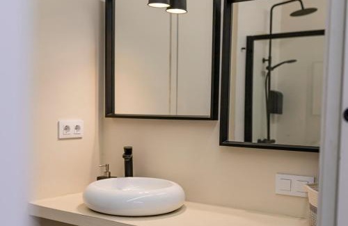 Doctor Barraquer-Grupo Renfe-Policlinico Apartment | Resolana Suites