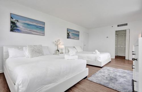 Mid Beach Apartment | Resort beach condo w beach service 601