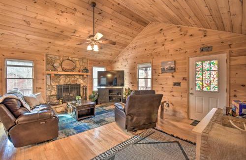 Ellijay House | Resort Cabin with Hot Tub about 4 Miles to Downtown!