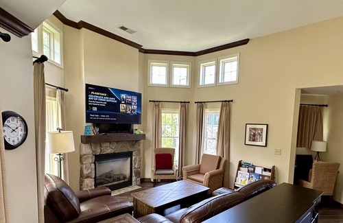 Vernon Condo | Resort | Fireplace | Free WiFi | Pool | Hot Tub | 2nd Floor | 06-23