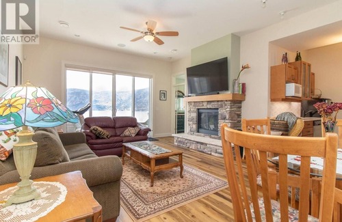 Central Okanagan House | Resort Home in Lake Okanagan - Lake Views/Pools/Hot Tubs/Gyms/Wine Trails/Golf