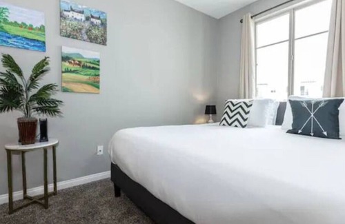 Morena Apartment | Resort-Like 4+4 by Beach w/Pool/Sauna/Gym/KingBeds