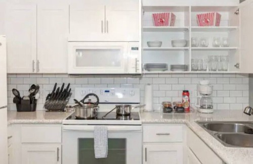 Morena Apartment | Resort-Like 4+4 by Beach w/Pool/Sauna/Gym/KingBeds