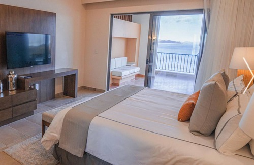 Loreto Resort | Resort - Loreto - 2 BR 3 bath oceanfront penthouse 18 hole par 72 golf course