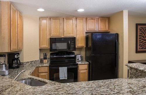 Survey Creek Resort | Resort Managed 2 BR -Sleeps 8 at Wyndham Palm Aire -Pools, Free Beach Shuttle!